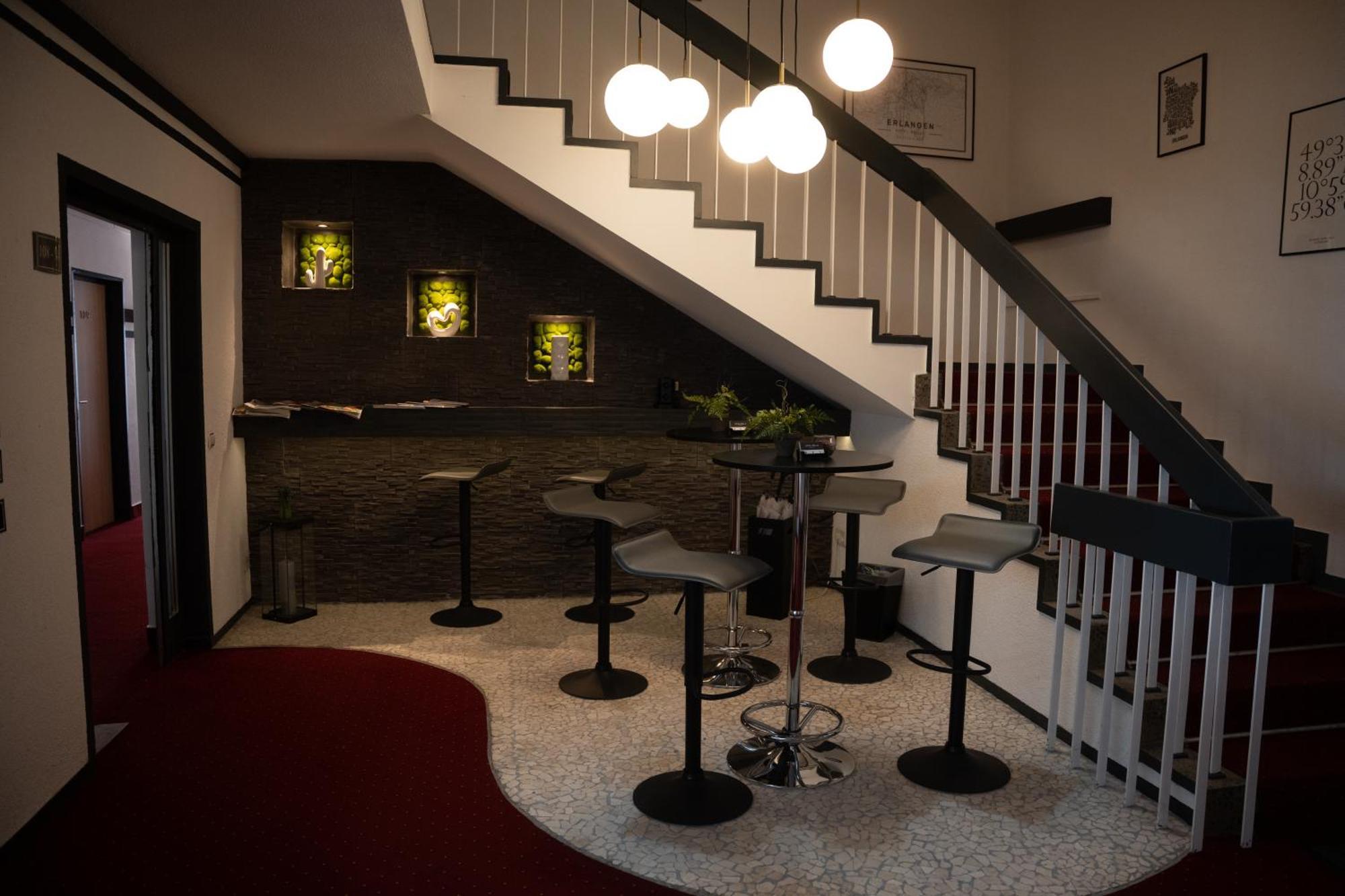 Hotel Grille แอร์ลังเงิน ภายนอก รูปภาพ